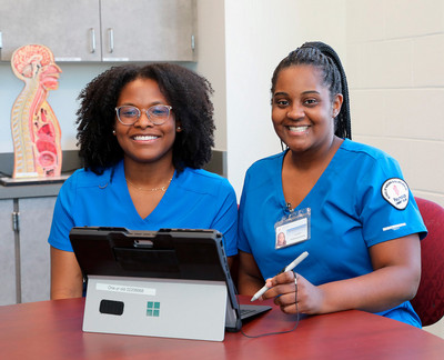 Nursing students Caitlin Freeman and Deanna Anderson 